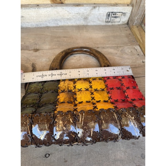 Handmade Coconut‎ Shell Shiny Paint lacquer finish Handbag Purse w/wooden handle - Picture 14 of 16